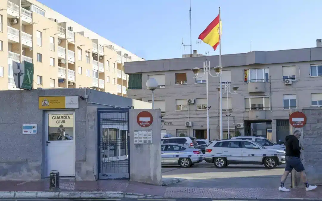 Desmantelan una banda de estafas cibernéticas mediante suplantación de identidad que operaba en Torrevieja, Orihuela y Elche