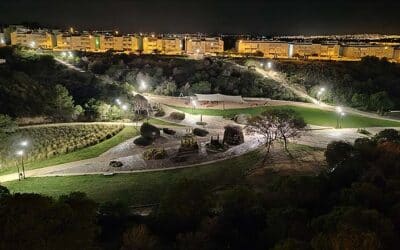 Instalan 90 focos LED en el Parque Aromático de Torrevieja para mejorar su iluminación