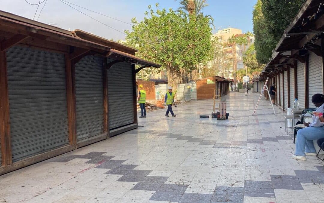 Los ‘hippies’ se trasladan a la Vía Verde durante las obras del Paseo de La Libertad